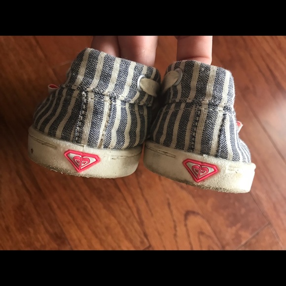 Girls Roxy slip on’s - Picture 4 of 4